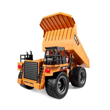 1:18 RC Dump Truck – 9-Channel Remote Control Vehicle with Metal Cabin & Lights, 2 Batteries, for Kids 8+