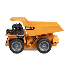 1:18 RC Dump Truck – 9-Channel Remote Control Vehicle with Metal Cabin & Lights, 2 Batteries, for Kids 8+