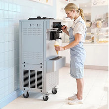 Freestanding Commercial Soft Serve Ice Cream Machine 2200W