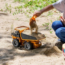 1:18 RC Dump Truck – 9-Channel Remote Control Vehicle with Metal Bed & Lights, 2 Batteries, for Kids 8+