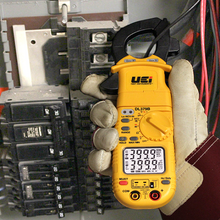 Dual Display HVAC Clamp Meter with Dual Level NCV and CAT IV 300V Rating DL379B