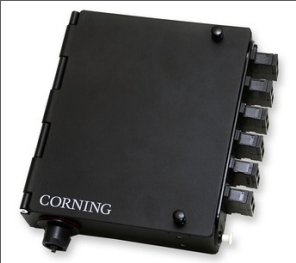 Integrated Single-Panel Housing 12 F, bottom-mounted OptiTip® adapters, front mounted LC duplex adapters, 50 µm multimode (OM3) CORNING SPH-12OTS-12E4H